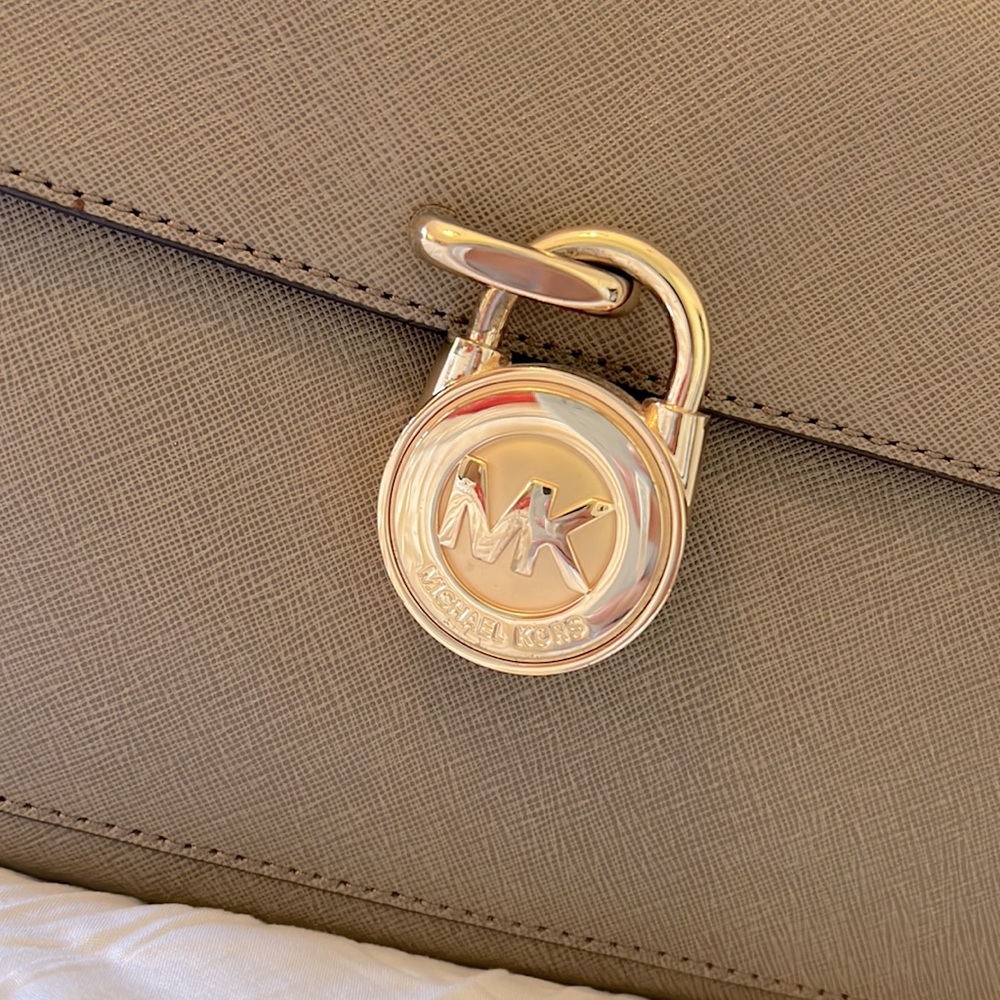 Michael Kors Bag - Picture 5 of 9